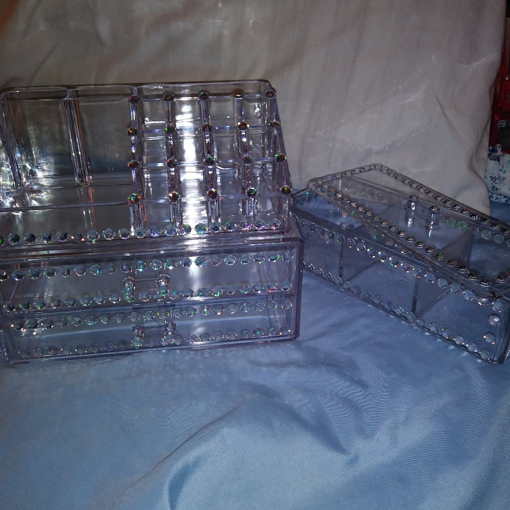 Acrylic Boxes, Trays, & Lip Holder &Glass Brushes - Picture 2 of 8